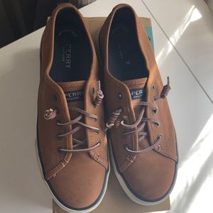 WOMENS SPERRY “PIER VIEW” SLIP ON - SIZE 8.5